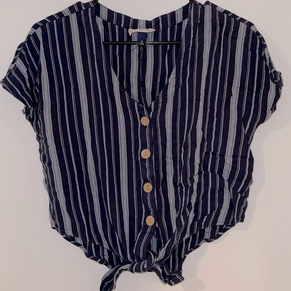 Universal Thread size XS short sleeved top